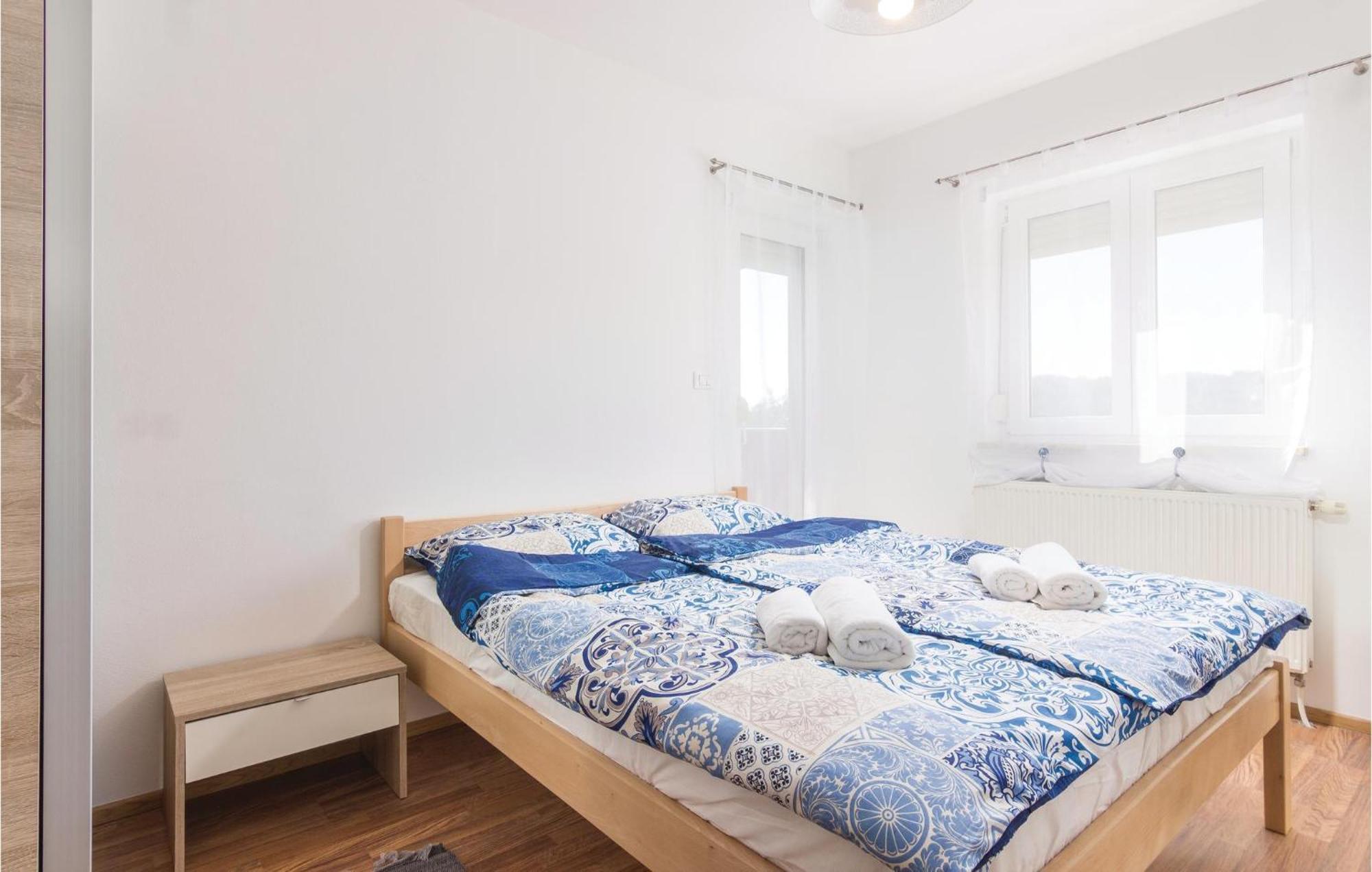 8 Bedroom Awesome Home In Pula Extérieur photo
