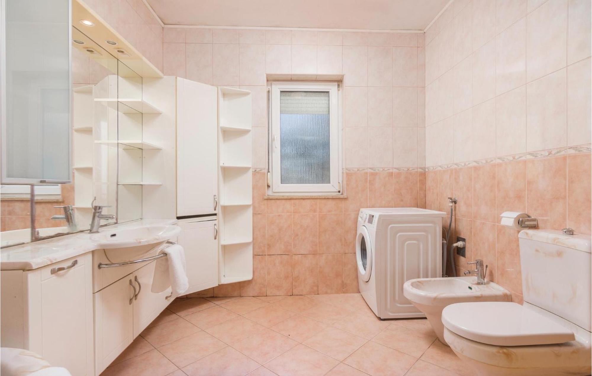8 Bedroom Awesome Home In Pula Extérieur photo