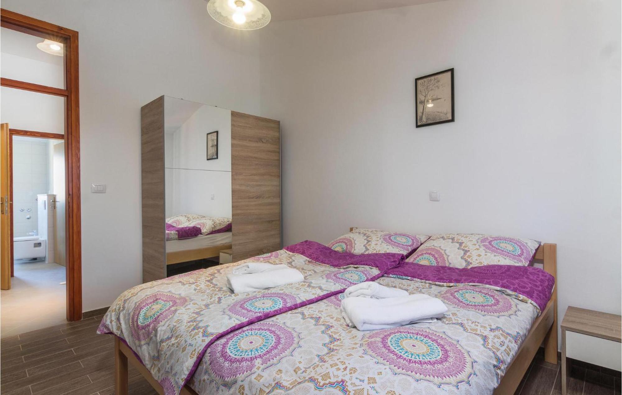 8 Bedroom Awesome Home In Pula Extérieur photo